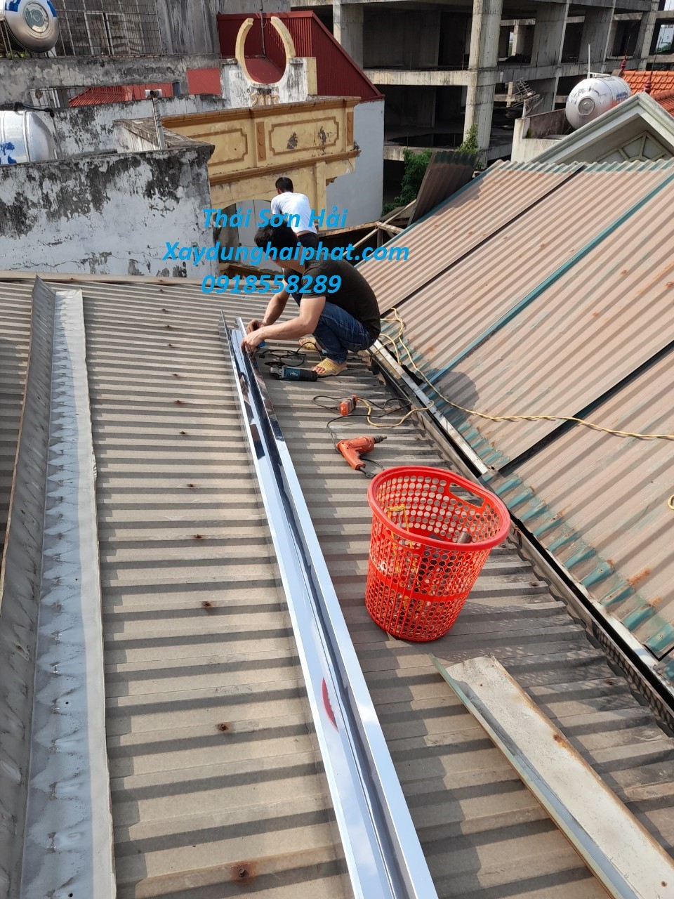 tho-thi-cong-mang-xoi-inox-thi-cong-mang-xoi-ton-thoat-nuoc-o-hn-5