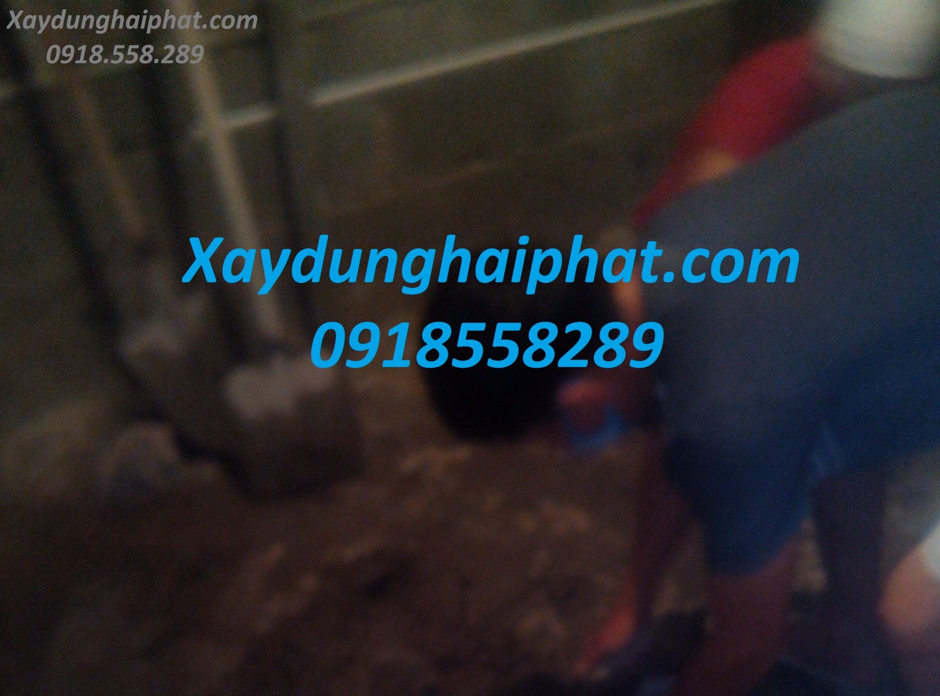 tho-xu-ly-khu-ve-sinh-phong-tam-chung-cu-nha-tap-the-triet-de-tai-hn