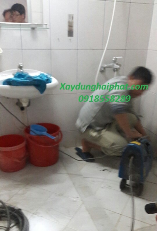 thong-tac-thoat-san-toilet-nha-ve-sinh-quan-hoang-mai-3