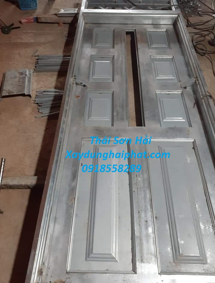 tim-noi-lam-cua-sat-khung-bao-ve-cua-sat-dep-o-HN-5