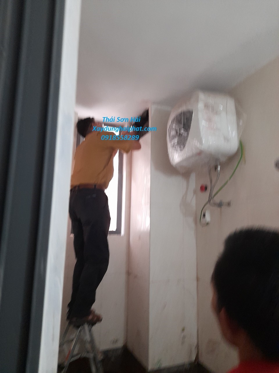 xu-ly-chong-tham-dot-nha-tam-chong-tham-nha-ve-sinh-bi-tham-nuoc-triet-de-2