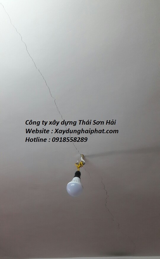 xu-ly-chong-tham-tran-nha-nut-co-tran-nha-o-quan-thanh-xuan-triet-de-2