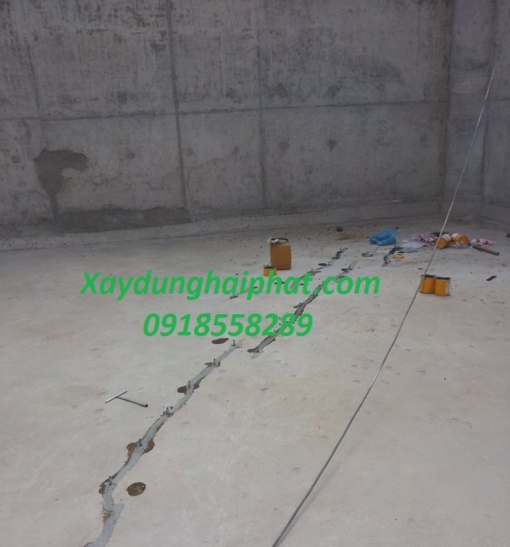 xu-ly-mai-be-tong-bi-nut-sua-tuong-nut-tan-goc-tai-quan-hoang-mai-2