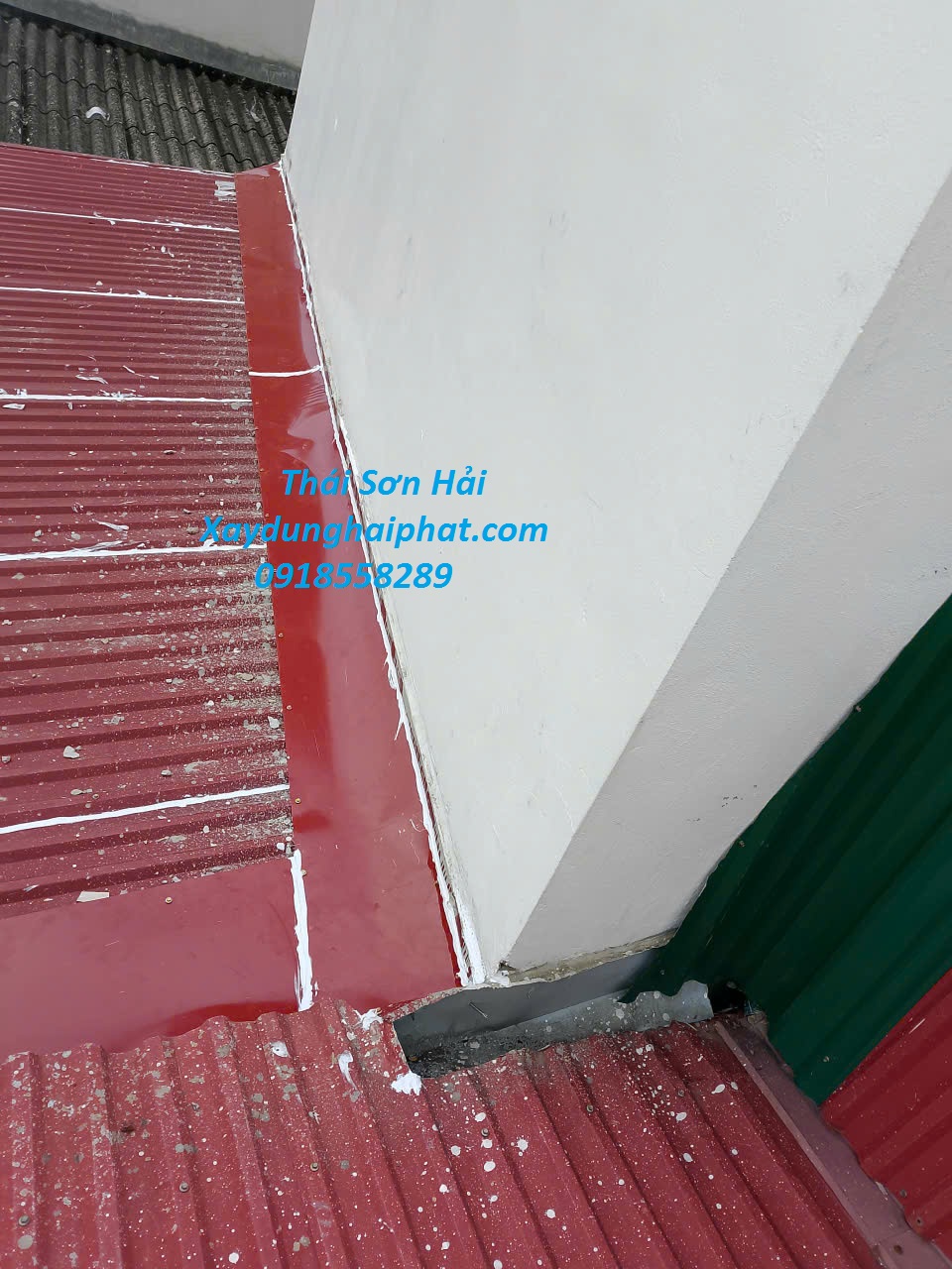 xu-ly-mai-ton-bi-dot-nuoc-chong-dot-mai-ton-gia-re-o-HN-1