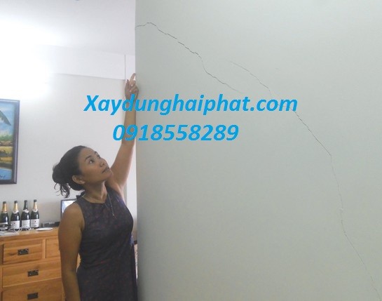 xu-ly-nha-bi-lun-nut-chong-tham-tuong-moi-tuong-xay-lai-o-hn-bh-10-nam-3