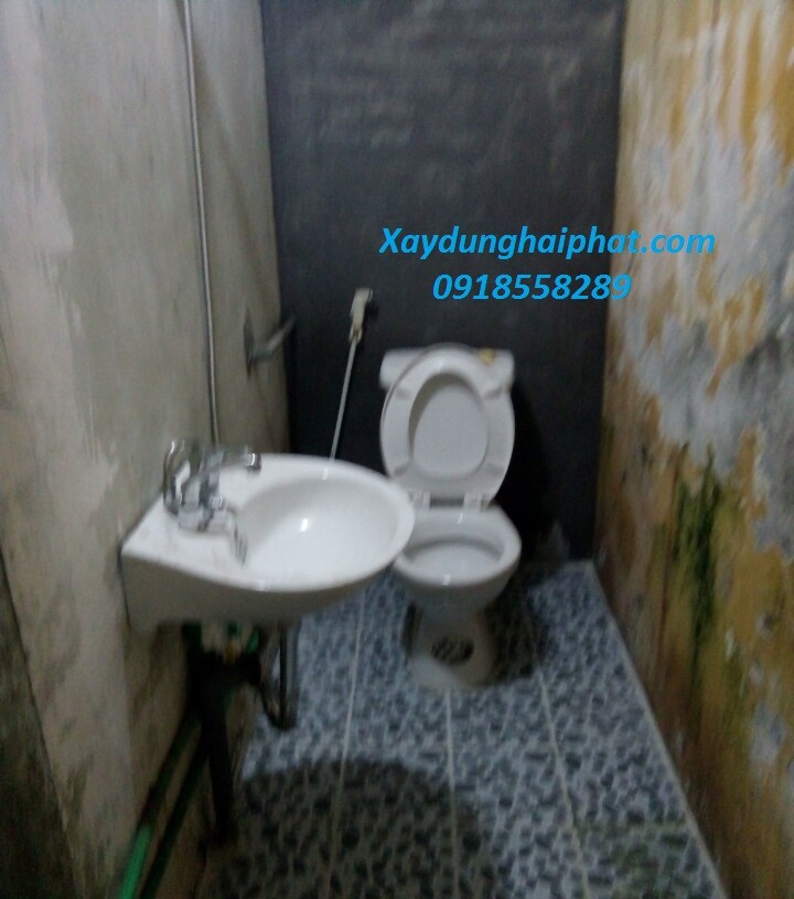 xu-ly-vet-nut-tuong-chong-tham-tuong-nha-ve-sinh-o-cac-quan-hn-3