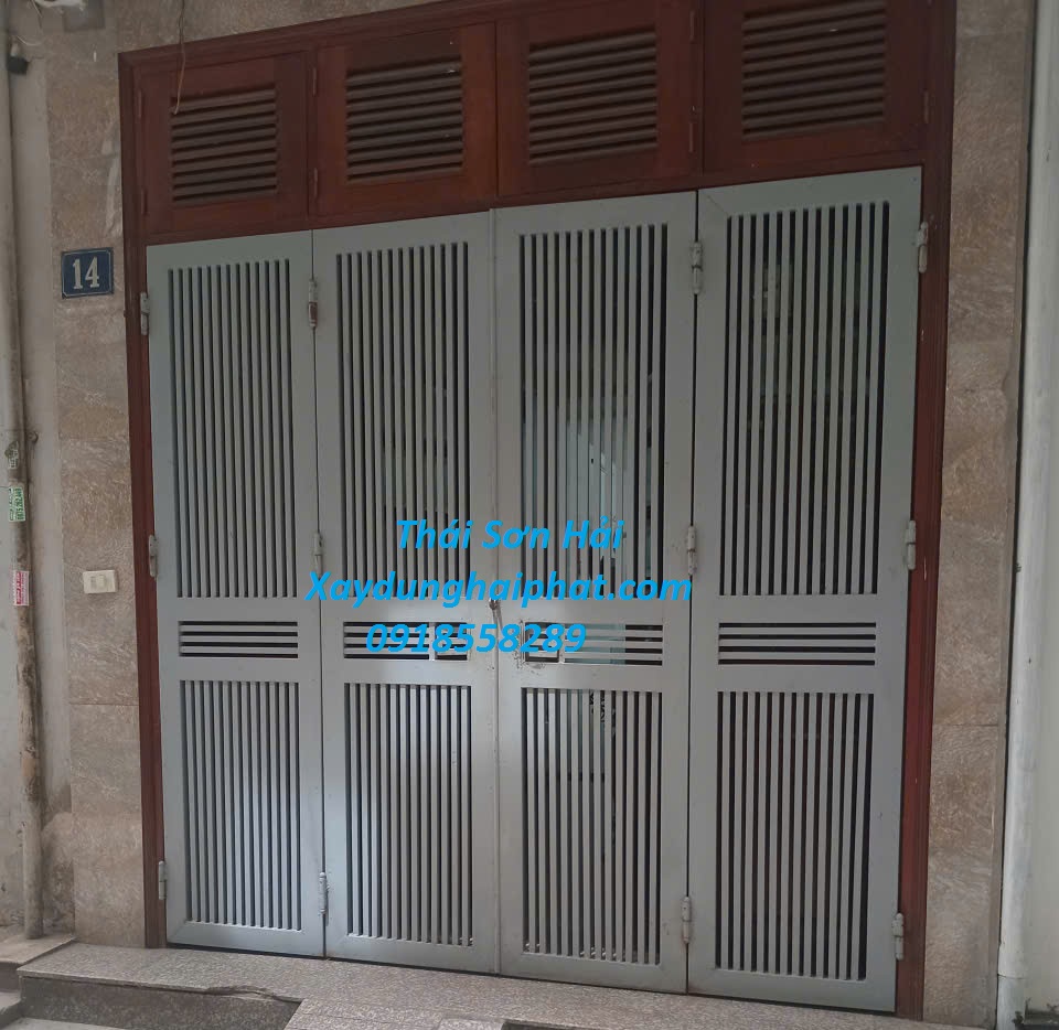 xuong-co-khi-lam-cua-truot-sat-cua-cong-sat-dep-o-Ha-Dong-3
