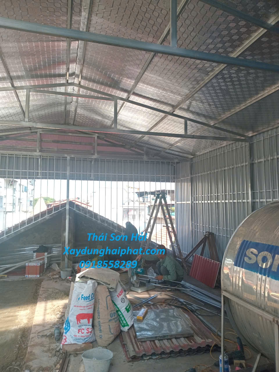 xuong-gia-cong-cua-sat-mai-ton-lam-cua-sat-mai-ton-cho-nha-dan-o-HN-3