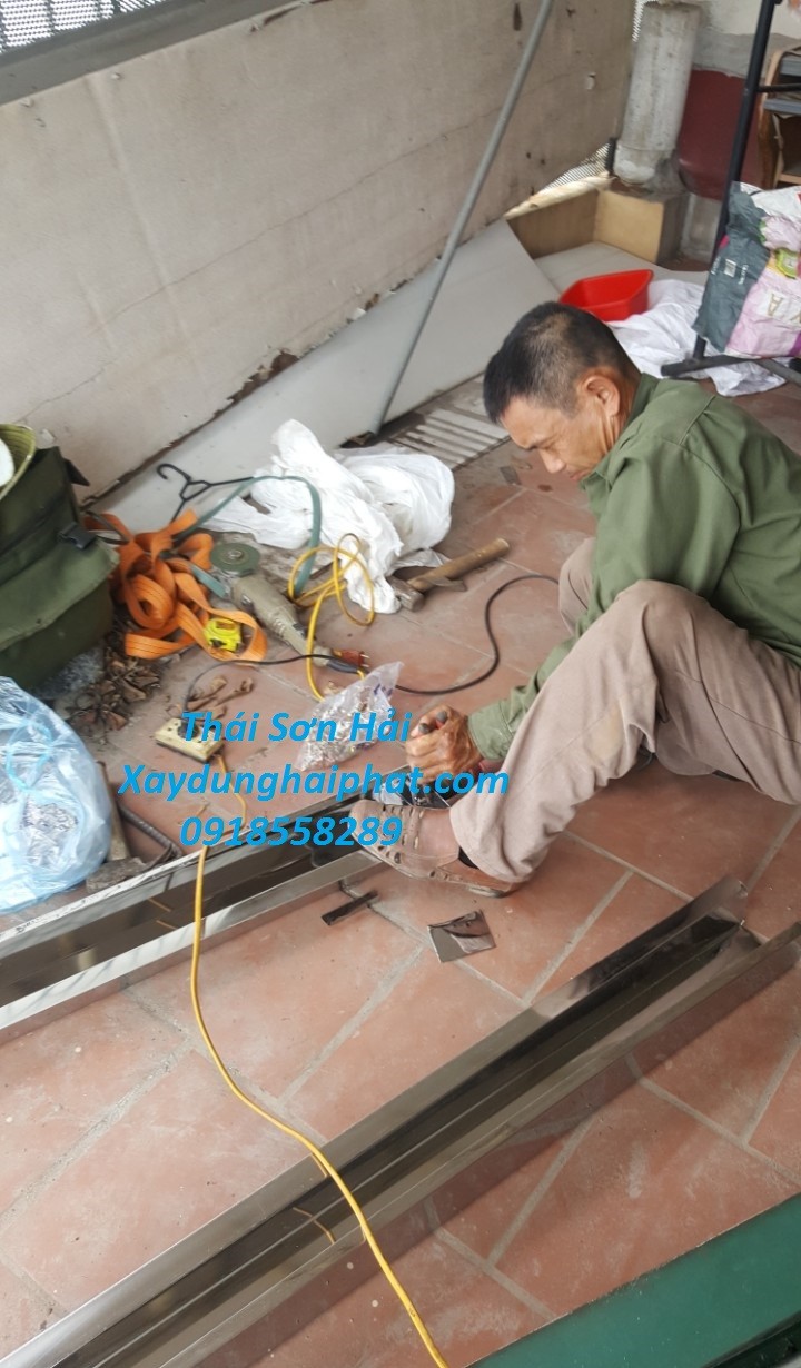 xuong-gia-cong-mang-xoi-ton-inox-cung-cap-va-lap-dat-mang-xoi-ton-inox-tai-hn-1